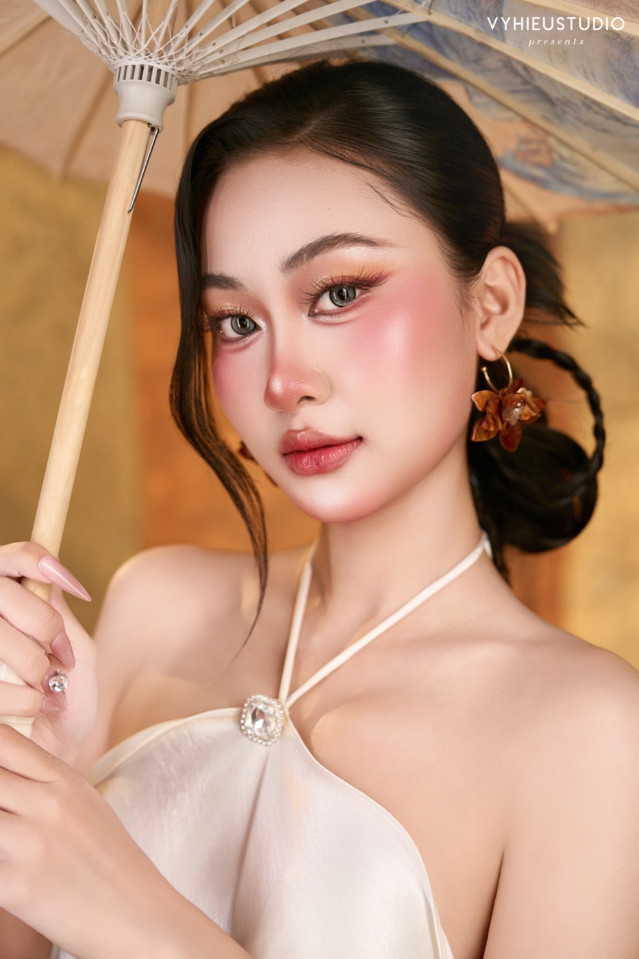 Makeup má hồng đào tông nâu cam, ô giấy — Vy Hieu Studio